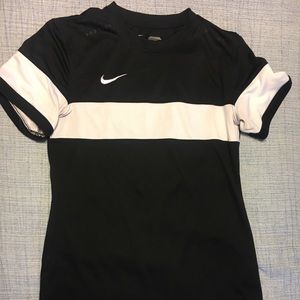 Nike top